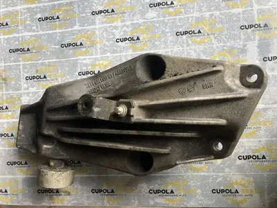 Suport motor stanga fata 6861559 BMW Seria 5 (2017-2024) [G30] 3.0d b57d30a