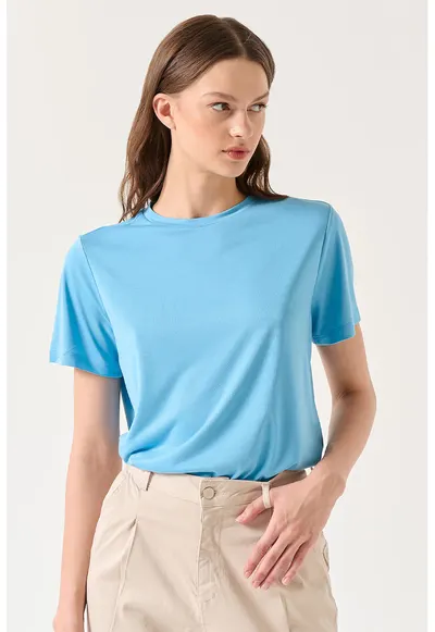 Tricou cu decolteu la baza gatului - din amestec de modal Stiziano - Albastru pastel