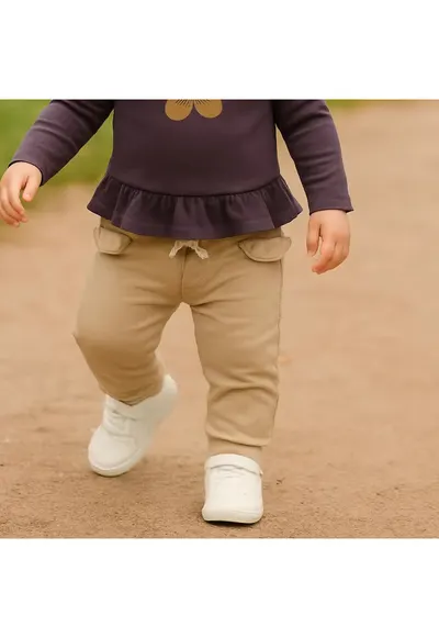 Pantaloni de trening lungi cu volanas in talie - - Botanic Garden - Bej - pentru fetite - Bej
