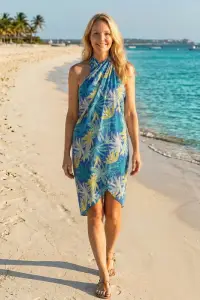 Esarfa mare dreptunghiulara tip pareo, cu imprimeu vegetal exotic pe fond albastru, din bumbac