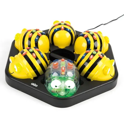 Set pentru clasă 5 roboți Bee-Bot, 1 robot Blue-Bot și stație de încărcare