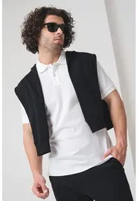 Tricou de bumbac cu decolteu polo - Alb optic