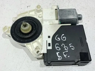 Motoras macara geam stanga fata 1K5837401BD Volkswagen Golf 6 (2008-2013)