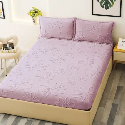 Cearsaf / Husa cu Elastic Cocolino 180x200cm si 2 fete de perna 50x70cm, Violet, flori embosate in relief