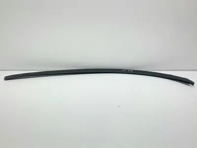 Ornament / trim parbriz stanga fata 4L0854327 Audi Q7 facelift (2010-2015) [4L]