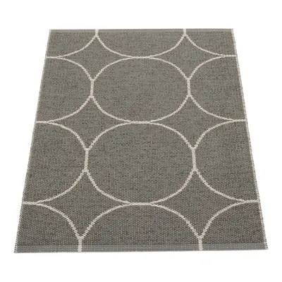 Covor pentru exterior și interior gri închis 70x100 cm Boo Charcoal Linen – Pappelina
