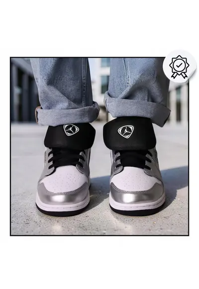 Pantofi Sport Adolescenti - Air Jordan - Argintie Cu Alb - Cod Model IR2310 100 - Incaltaminte Confortabila Si Eleganta Pentru Baschet Sau Purtare Zilnica - Adidasi Cu Profil Inalt