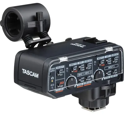 Adaptor audio XLR Tascam – CA-XLR2D-AN, 3,5 mm, Cold Shoe, negru