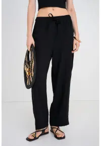 Pantaloni relaxed fit cu snur de ajustare in talie - Negru