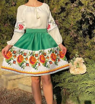 Rochie Traditionala stilizata cu motive florale Maria