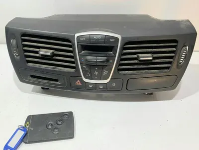Panou comanda clima cu grila ventilatie si contact cu cheie Renault Laguna 3 (2007-2010)