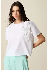 Tricou cu aplicatii florale - Alb