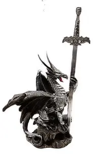 Statuetă Nemesis Now Fantasy: Dragons - Keeper of the Blade, 33 cm