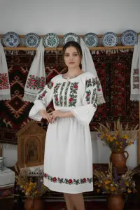 Rochie traditionala Cezara