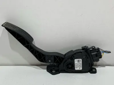 Pedala acceleratie 49400-68L51 Suzuki Vitara 4 (2014-2018) 1.4 hybrid K14D