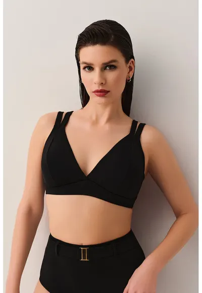 Sutien de baie cu cupe triunghiulare si model cu bretele duble - Negru