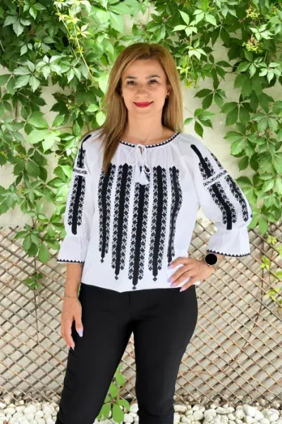 Ie Traditionala Corina 35