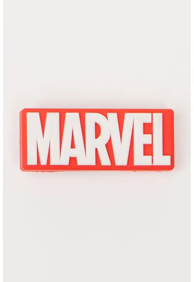 Talisman pentru saboti Jibbitz Marvel - Alb/Rosu vermillion