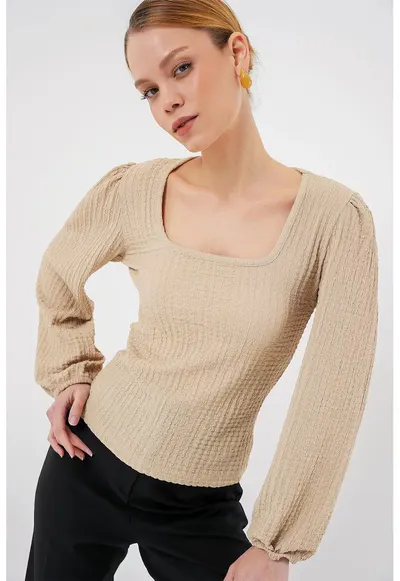 Bluza dama - HiCCUP - deolteu patrat - poliester/lycra - maro nisip