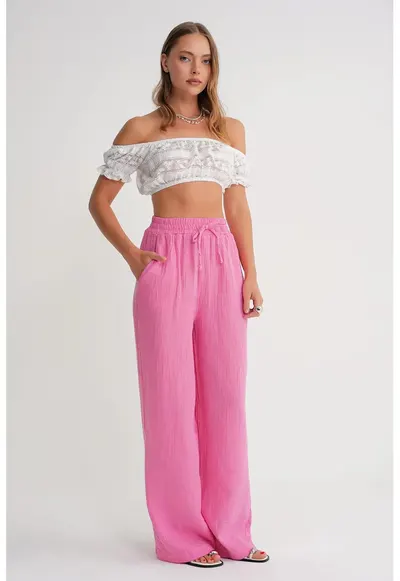 Pantaloni dama - talie inalta - textil - roz muselina texturata - Roz pudrat