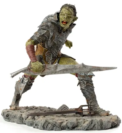 Statuetă Iron Studios Movies: Lord of The Rings - Swordsman Orc, 16 cm