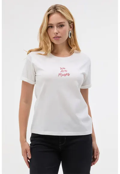 Tricou cu decolteu rotund si mesaj - Rosu/Alb