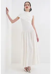 Rochie cu decolteu asimetric - Alb murdar