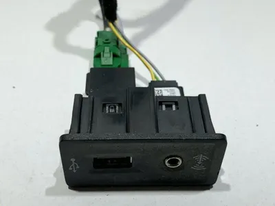 Modul / priza usb aux 5G0035222E Volkswagen Passat B8 (2014-2019) 1.6 tdi DCXA