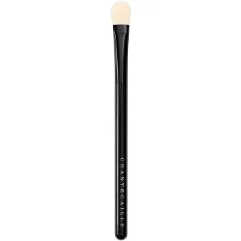 Chantecaille Shade and Sweep Eye Brush perie plata pentru aplicarea fardului