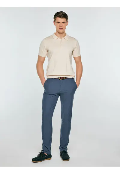 Tricou uni polo din bumbac .