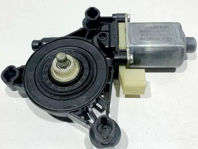 Motoras macara geam stanga fata 5Q0959801B Skoda Octavia 3 facelift (2017-2019)