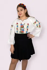 Ie traditionala fetite Rosalinda 3