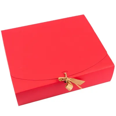 Cutie pătrată cu fundă satinată (set 12 buc) - Roșu / 30x25x8cm