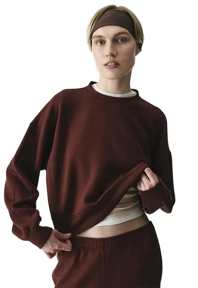 Bluza de trening cu decolteu la baza gatului si maneci cazute - Maro cognac