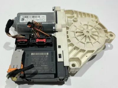Motoras macara geam dreapta fata 5P0837402N Seat Altea facelift (2009-2015) [5p]