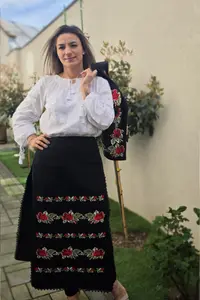 Fote brodate cu model traditional Flori 3