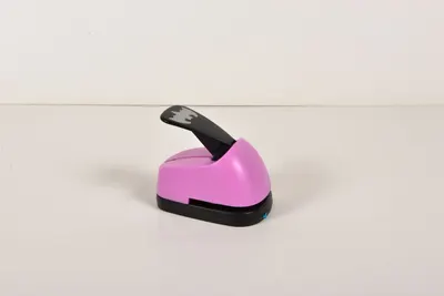 Perforator de hârtie