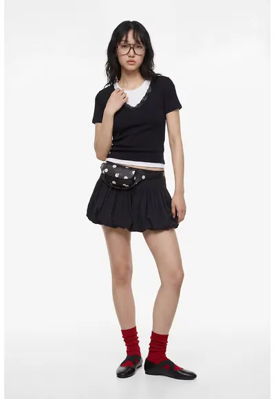 Tricou slim fit din amestec de modal cu insertii din dantela - Negru