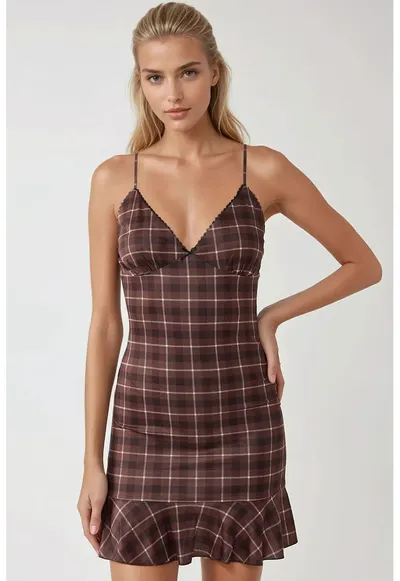 Rochie mini - carouri - decolteu inima - maro - textil