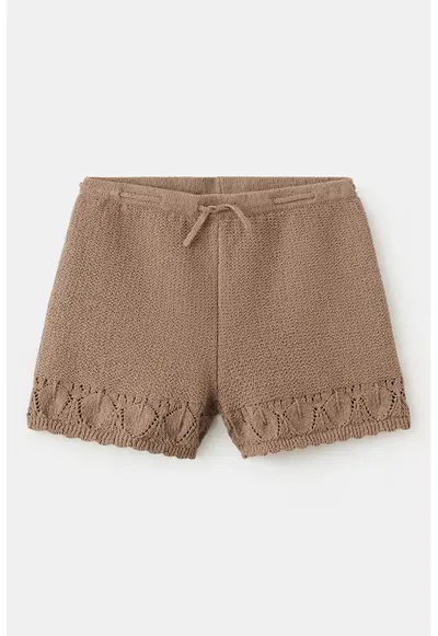 Pantaloni scurti din tricot cu detalii perforate - Maro pamantiu
