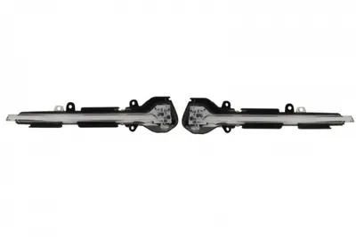 Set de lampi indicatoare Dreapta Stanga (galben, LED, dinamic; set; Versiunea WHITE) potrivit SEAT ARONA, IBIZA IV, IBIZA IV SC, IBIZA IV ST, IBIZA V, LEON, LEON SC 1.0-2.0D 03.08- 08.12