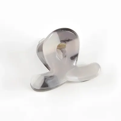 Cleste de par gri cu design minimalist