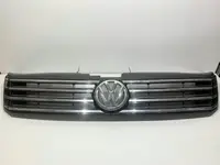 Grila centrala bara fata (cu defect) Volkswagen Passat B7 (2010-2014)