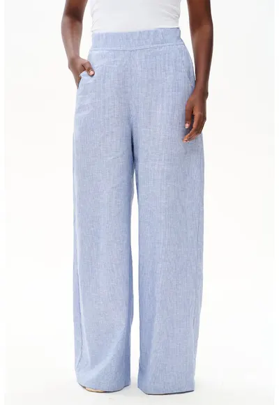 Pantaloni cu croiala ampla si buzunare laterale Ida