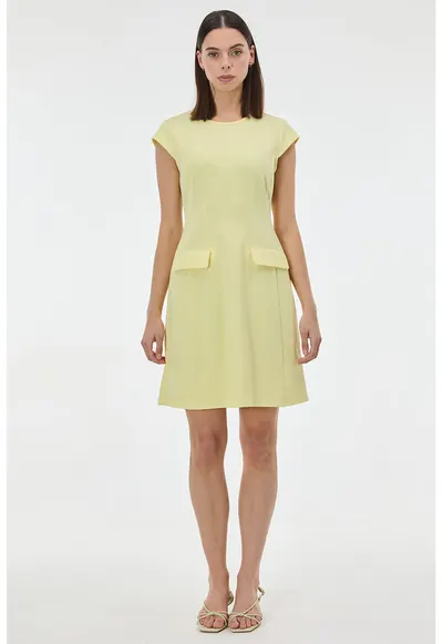 Rochie scurta cu clape decorative - Galben pastel