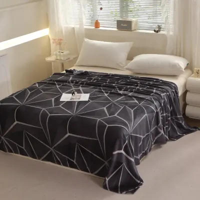 Patura Pufoasa CoCoLiNo (Fleece), 200x230cm, 240gr/m, Antracit, Forme Geometrice - Rasfatul Perfect pentru Serile Racoroase