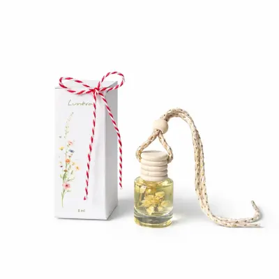 Odorizant auto 8 ml cu dop de lemn – ediție de primăvară (mărțișor), parfum la alegere - Trandafir & Vanilie