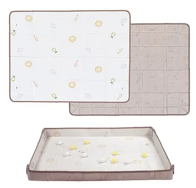 Covoraș de joc cu minge față-verso Taf Toys - Fold ′n Fun, alb