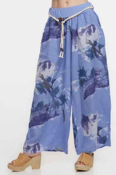 Pantaloni largi de vara, masura mare, din in albastru lavanda cu imprimeu flori albastre