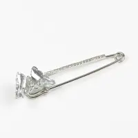 Brosa martisor tip ac de siguranta cu fluture